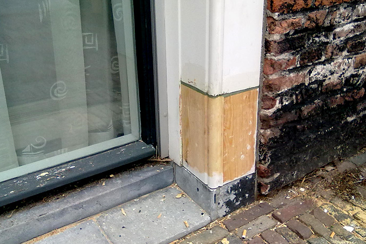 Grondig herstel houtrot voor beter  schilderwerk Mannle Brummen.jpg